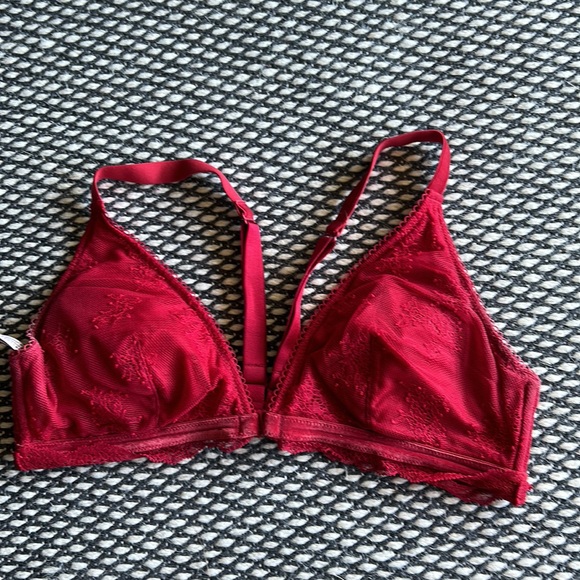 Set of 2 Victoria’s Secret Bralettes - Picture 2 of 13
